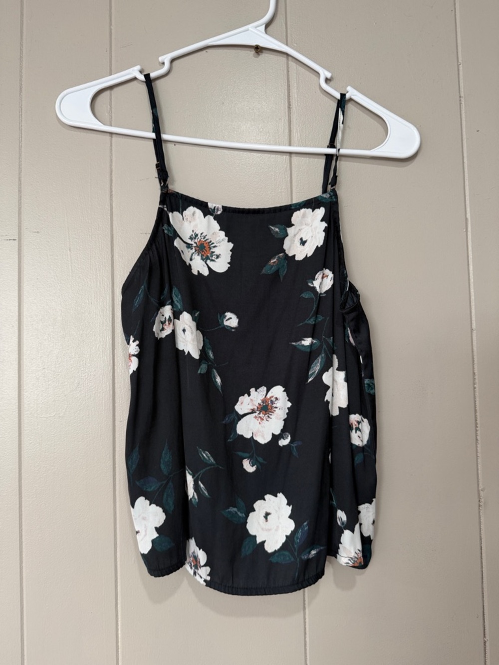 Kendall & Kylie Black/blue Floral Camisole